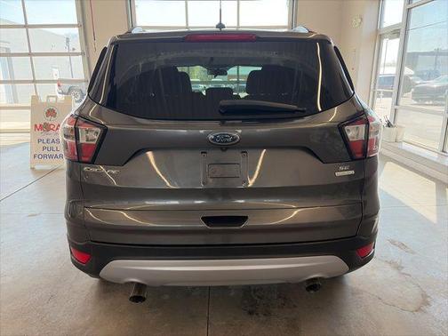 Ruby Red Metallic Tinted Clearcoat 2017 Ford Escape SE