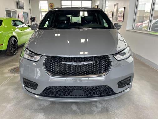 2022 Chrysler Pacifica Hybrid Limited