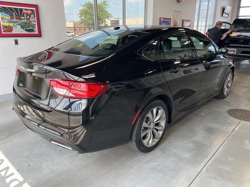 2016 Chrysler 200 S