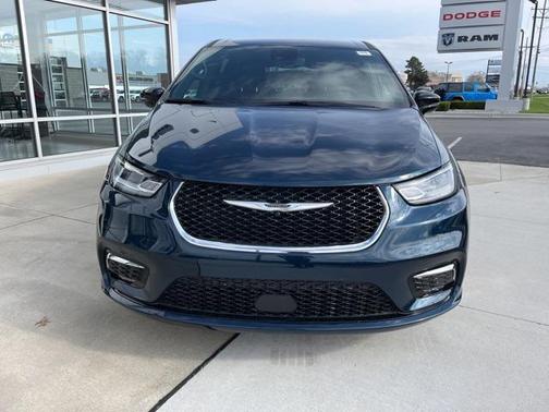 2025 Chrysler Pacifica Hybrid Select
