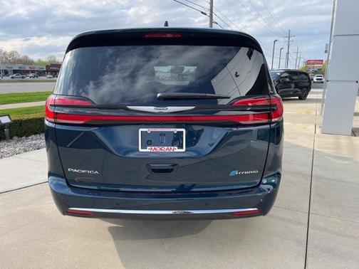 2025 Chrysler Pacifica Hybrid Select