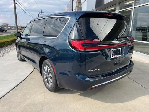 2025 Chrysler Pacifica Hybrid Select