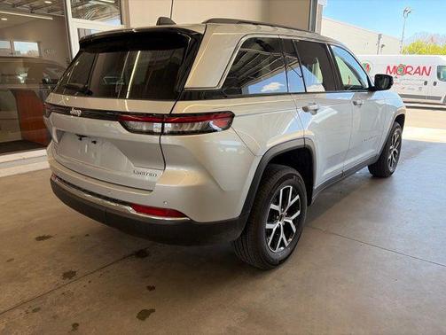 Silver Zynith 2025 Jeep Grand Cherokee Limited