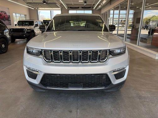 Silver Zynith 2025 Jeep Grand Cherokee Limited