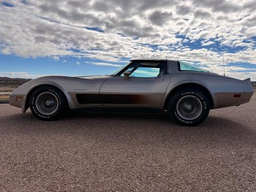 Gold 1982 Chevrolet Corvette Coupe