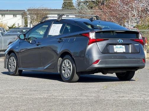 2019 Toyota Prius LE