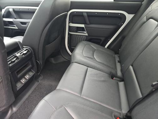 2024 Land Rover Defender P300