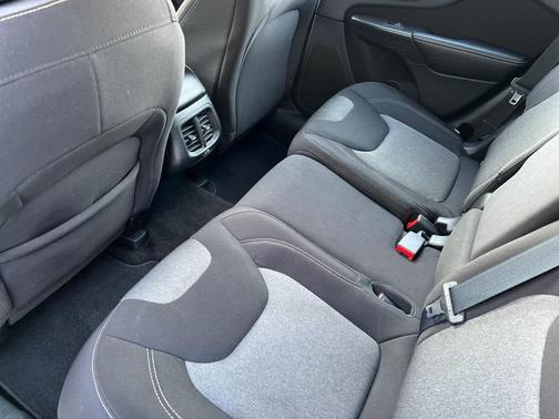 2015 Jeep Cherokee Sport