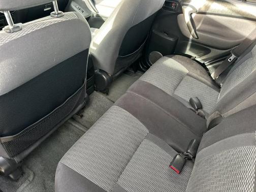 2005 Toyota RAV4 Base