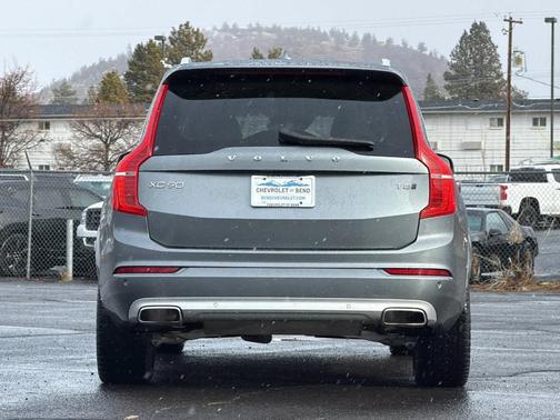 2020 Volvo XC90 T5 Momentum 7 Passenger