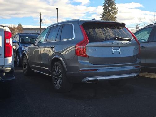 2020 Volvo XC90 T5 Momentum 7 Passenger