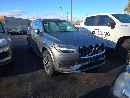 2020 Volvo XC90 T5 Momentum 7 Passenger