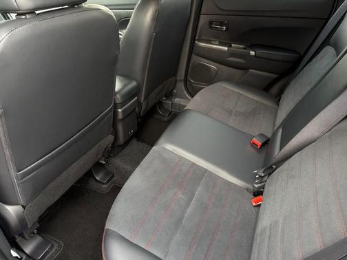 2024 Mitsubishi Outlander Sport SE