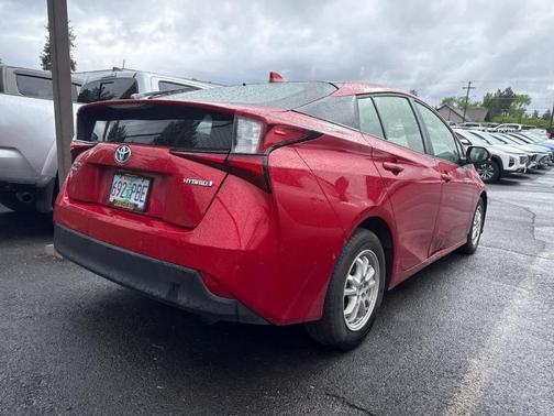 Red 2022 Toyota Prius LE