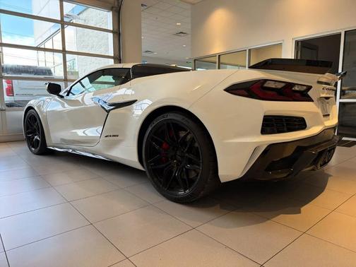 Arctic White 2026 Chevrolet Corvette Z06