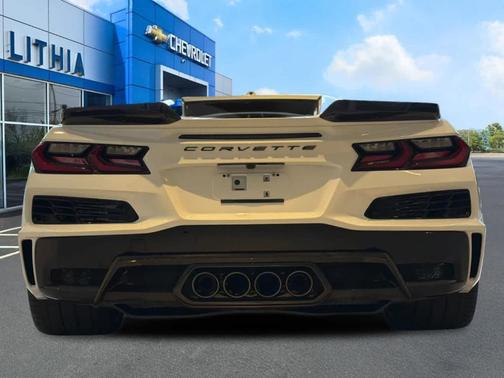 Arctic White 2026 Chevrolet Corvette 2LZ