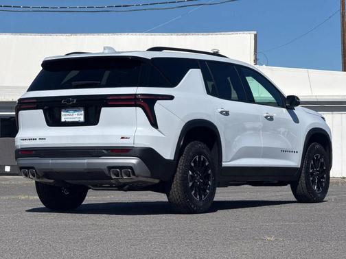 Polar White 2026 Chevrolet Traverse Z71
