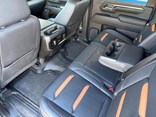 Black 2024 GMC Sierra 2500 AT4