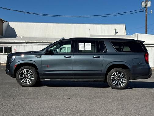 2021 GMC Yukon XL AT4