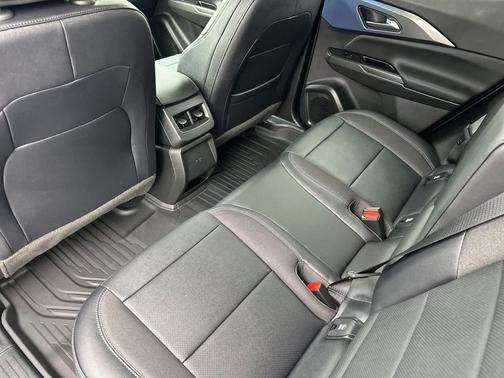 2026 Chevrolet Equinox EV LT 2