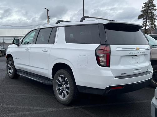2023 Chevrolet Suburban LT