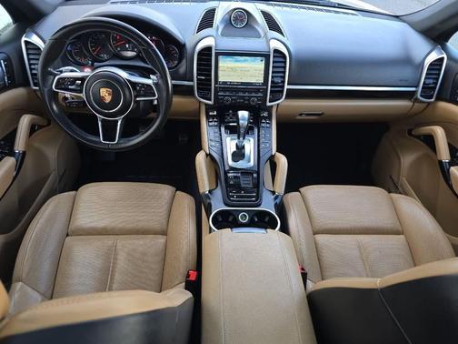 2016 Porsche Cayenne Base