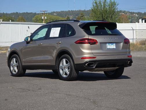 2016 Porsche Cayenne Base