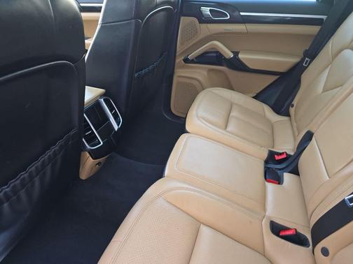 2016 Porsche Cayenne Base