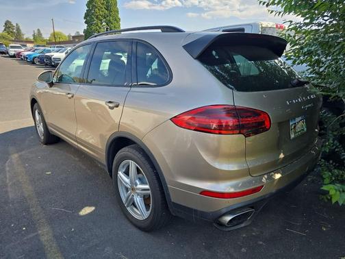 2016 Porsche Cayenne Base