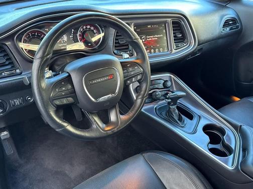 2016 Dodge Challenger 392 Hemi Scat Pack Shaker