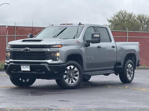 Sterling Gray Metallic 2026 Chevrolet Silverado 2500 Custom