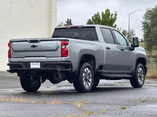 Sterling Gray Metallic 2026 Chevrolet Silverado 2500 Custom