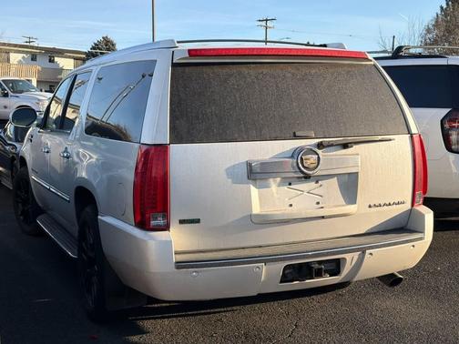 2011 Cadillac Escalade ESV Luxury