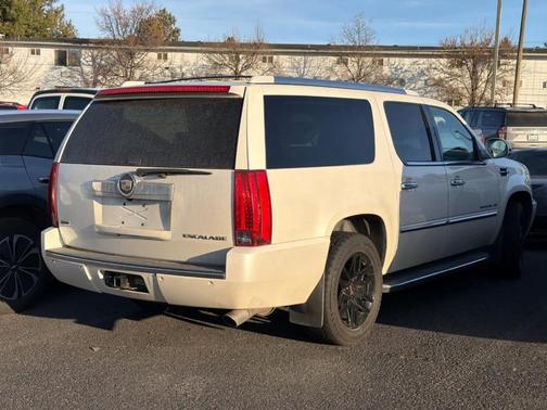 2011 Cadillac Escalade ESV Luxury