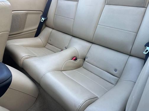 2006 Ford Mustang Deluxe