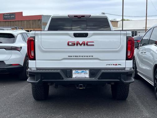 Summit White 2023 GMC Sierra 1500 AT4X