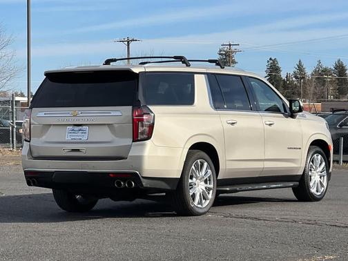 2023 Chevrolet Suburban High Country