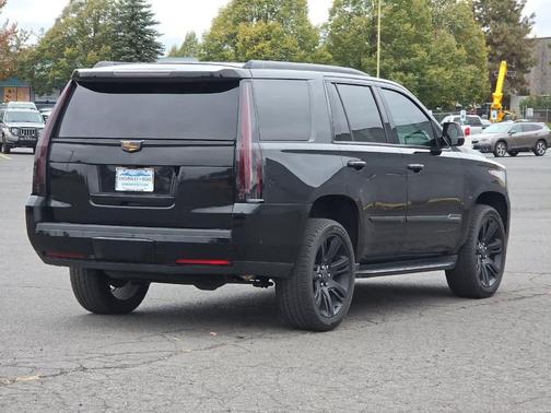 2018 Cadillac Escalade Luxury