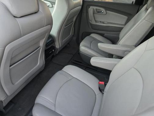 2010 Chevrolet Traverse LT