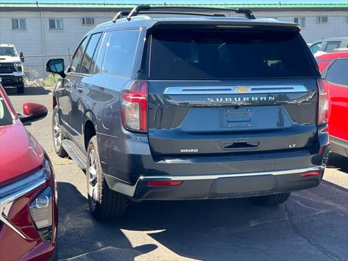 2022 Chevrolet Suburban LT
