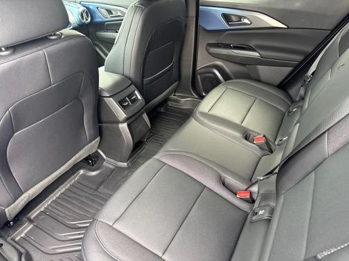 2026 Chevrolet Equinox EV LT 2