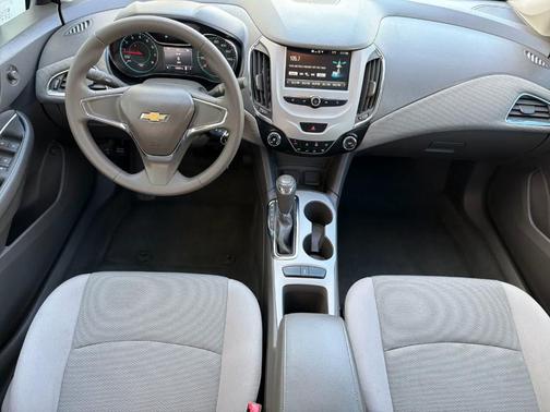 2018 Chevrolet Cruze LS