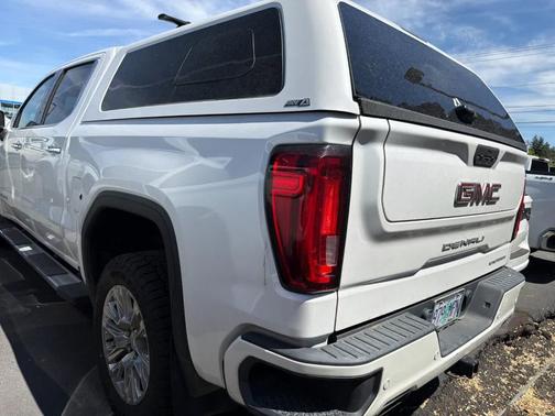 White Frost Tri-Coat 2019 GMC Sierra 1500 Denali