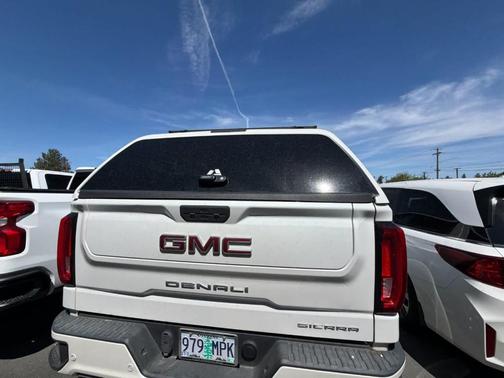White Frost Tri-Coat 2019 GMC Sierra 1500 Denali