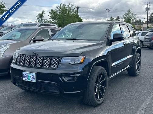 Diamond Black 2022 Jeep Grand Cherokee WK Laredo