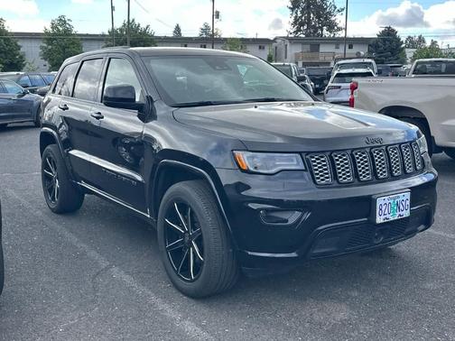 Diamond Black 2022 Jeep Grand Cherokee WK Laredo