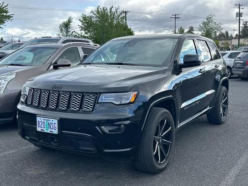 Diamond Black 2022 Jeep Grand Cherokee WK Laredo