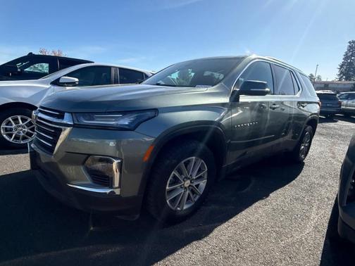 Silver Sage Metallic 2023 Chevrolet Traverse LT Cloth