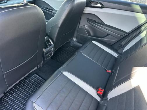 Cornflower Blue 2022 Volkswagen Taos 1.5T SEL