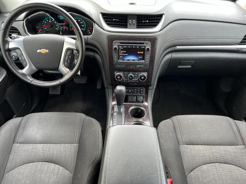2017 Chevrolet Traverse 2LT